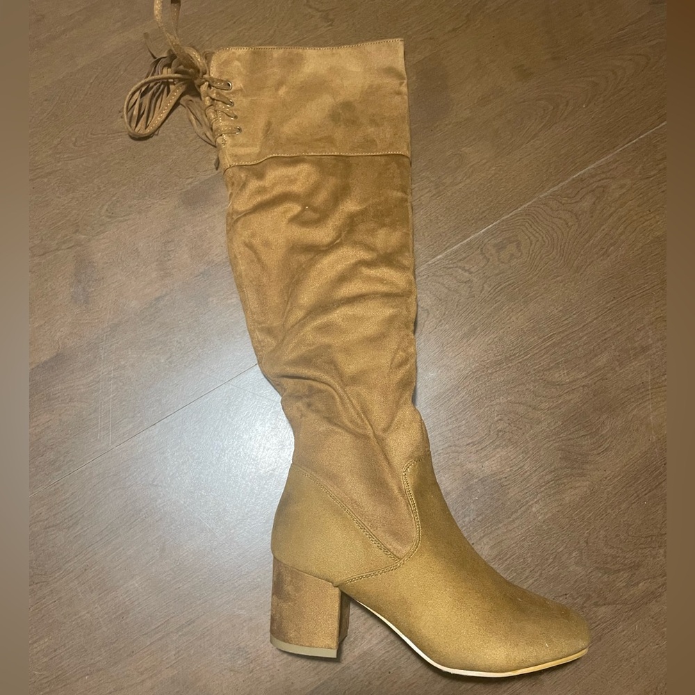 Never worn Nature Breeze brown suede boots